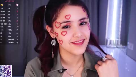 Snapshot of helgamartin chatting on February 20, 7:25 pm Aurora online show from February 20, 7:25 pm