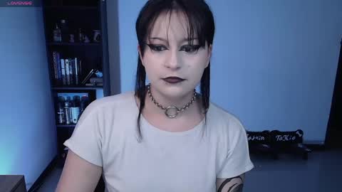 Snapshot of hell_dancer_ chatting on June 2, 3:52 am Lexa online show from June 2, 3:52 am