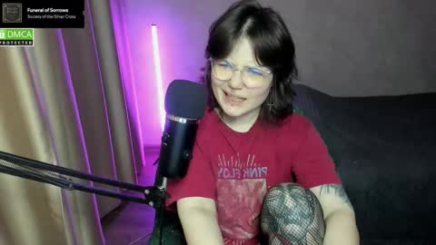 Red online show from October 25, 8:36 pm