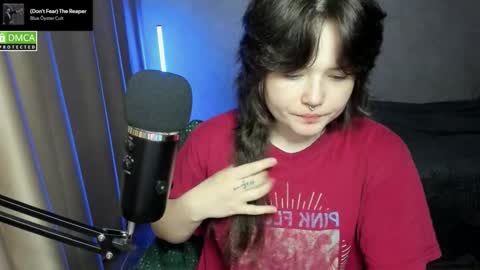 Red online show from November 9, 6:39 pm