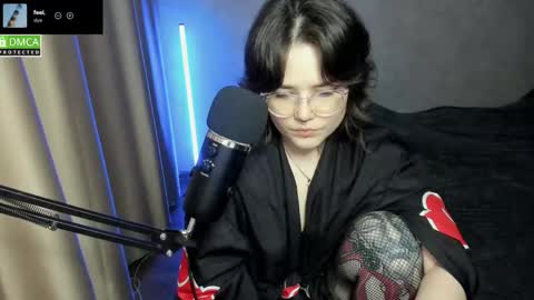 Red online show from November 24, 7:02 pm