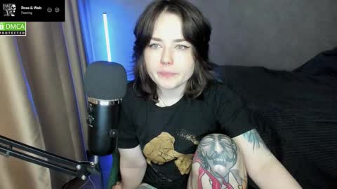 Red online show from December 19, 8:49 pm