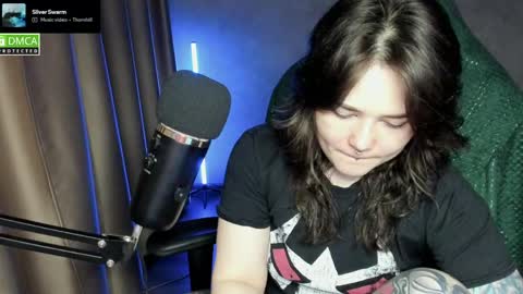 Red online show from May 26, 7:54 pm