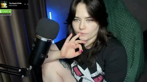 Red online show from June 3, 7:41 pm