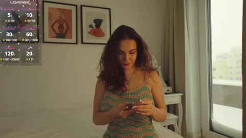 Snapshot of hell_lo chatting on February 17, 12:48 pm Lorette Lory online show from February 17, 12:48 pm