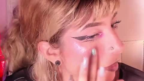 hellen__smith_ online show from June 11, 10:52 pm