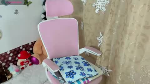 Snapshot of hellen_garcia chatting on June 14, 1:03 am Hellen online show from June 14, 1:03 am