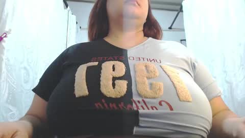 Snapshot of hellen_sevda chatting on June 4, 12:33 pm Hellen Sevda online show from June 4, 12:33 pm