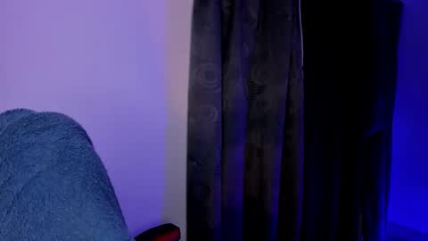 Snapshot of hellena_1 chatting on May 31, 11:28 pm Juliet online show from May 31, 11:28 pm