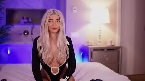 hellenroyy online show from November 5, 4:23 am