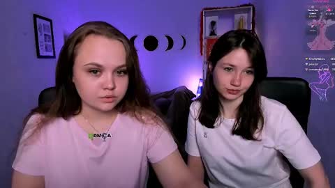 Snapshot of helli_belli chatting on May 6, 7:19 pm Helli online show from May 6, 7:19 pm
