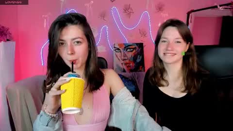 Snapshot of helli_belli chatting on May 8, 7:41 pm Helli online show from May 8, 7:41 pm