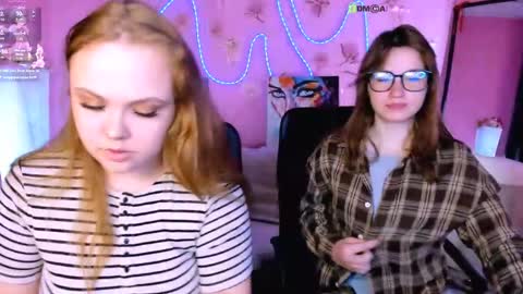 Snapshot of helli_belli chatting on May 28, 7:22 pm Helli online show from May 28, 7:22 pm