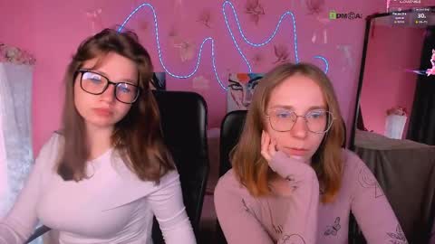 Snapshot of helli_belli chatting on June 1, 7:04 pm Helli online show from June 1, 7:04 pm