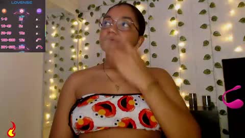 Snapshot of hello_candy chatting on May 15, 12:06 am Candy online show from May 15, 12:06 am
