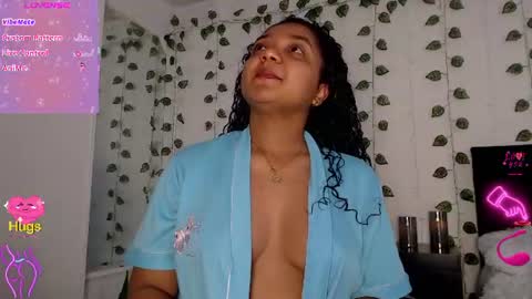 Snapshot of hello_candy chatting on August 8, 10:01 pm Candy online show from August 8, 10:01 pm