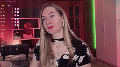 Alisia  Monday to Friday from 10 am to 4 pm GMT 2 online show from November 17, 9:04 am