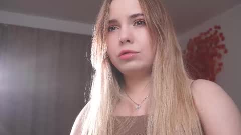 Snapshot of hello_taya chatting on October 9, 9:35 pm Taya online show from October 9, 9:35 pm