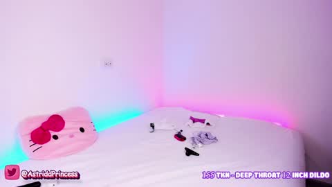 helloiamastrid online show from December 1, 4:29 pm