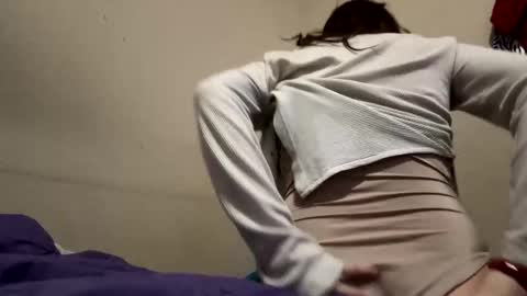 Snapshot of hellokitten123 chatting on January 24, 3:32 am hellokitten123 online show from January 24, 3:32 am