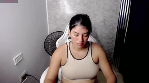 helloo_kityy25 online show from January 10, 11:42 pm