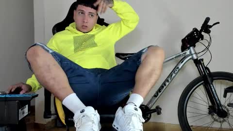 Snapshot of hellstar_team chatting on October 20, 8:04 am Star and Andy online show from October 20, 8:04 am