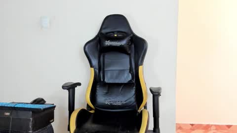 Snapshot of hellstar_team chatting on November 1, 9:17 pm Star and Andy online show from November 1, 9:17 pm