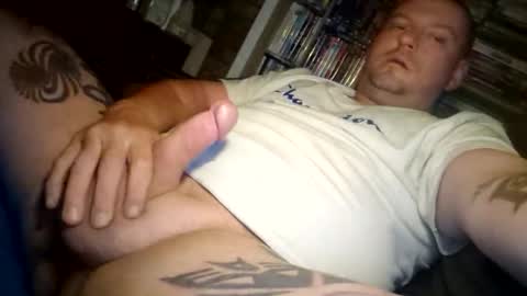 Snapshot of helpmecumhard4uxxx chatting on April 7, 6:52 pm helpmecumhard4uxxx online show from April 7, 6:52 pm