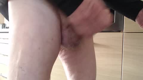 Snapshot of helpmegetitup70 chatting on March 25, 10:43 am older cock online show from March 25, 10:43 am
