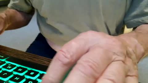Snapshot of helvella chatting on July 28, 6:20 pm Helvell online show from July 28, 6:20 pm
