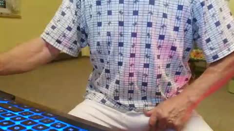 Snapshot of helvella chatting on August 9, 5:12 am Helvell online show from August 9, 5:12 am