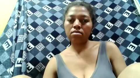 Snapshot of henitsaldy chatting on September 10, 6:46 am henitsaldy online show from September 10, 6:46 am