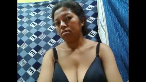 Snapshot of henitsaldy chatting on September 17, 2:35 am henitsaldy online show from September 17, 2:35 am