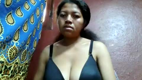 Snapshot of henitsaldy chatting on September 23, 4:04 am henitsaldy online show from September 23, 4:04 am