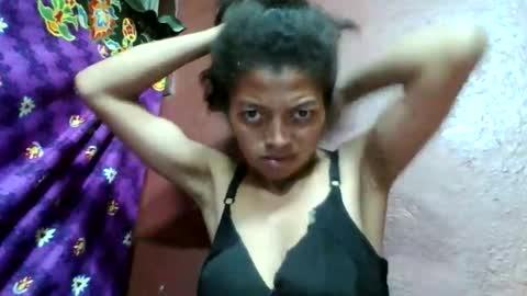 Snapshot of henitsaldy chatting on April 18, 7:07 pm henitsaldy online show from April 18, 7:07 pm
