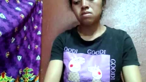 Snapshot of henitsaldy chatting on April 23, 5:15 pm henitsaldy online show from April 23, 5:15 pm