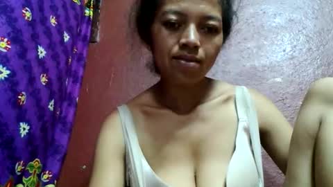 Snapshot of henitsaldy chatting on May 2, 7:08 pm henitsaldy online show from May 2, 7:08 pm