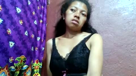 Snapshot of henitsaldy chatting on May 4, 2:57 pm henitsaldy online show from May 4, 2:57 pm