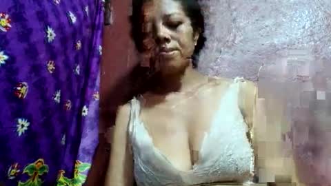 Snapshot of henitsaldy chatting on May 11, 4:04 pm henitsaldy online show from May 11, 4:04 pm