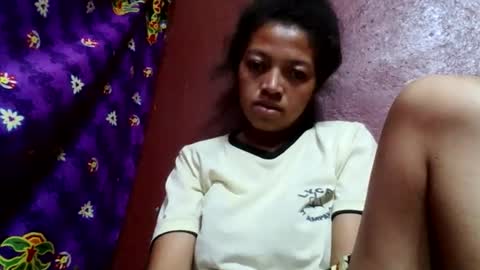 Snapshot of henitsaldy chatting on May 30, 3:58 am henitsaldy online show from May 30, 3:58 am