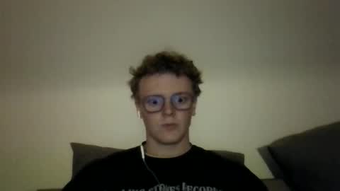 Snapshot of henrietje chatting on May 8, 8:58 pm henrietje online show from May 8, 8:58 pm