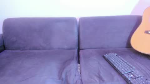 Snapshot of henrik_senn chatting on July 7, 10:30 am henrik_senn online show from July 7, 10:30 am
