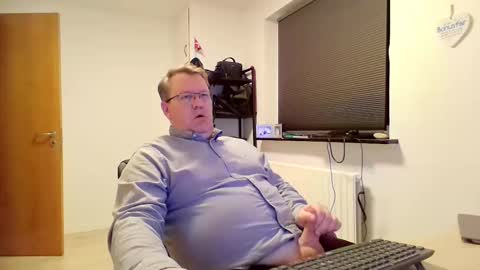 henrikrp1971 online show from February 25, 7:03 pm