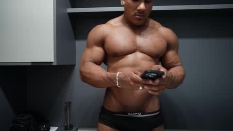 Henri online show from February 27, 11:38 pm