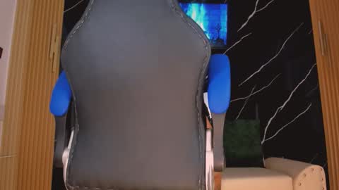 henrydouglas online show from April 18, 6:23 pm