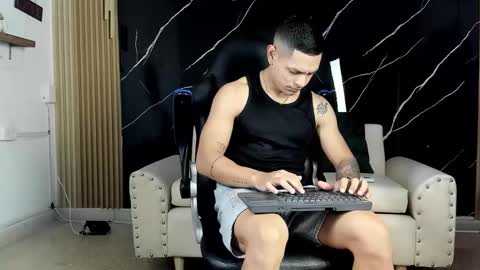 henrydouglas online show from June 4, 10:54 am