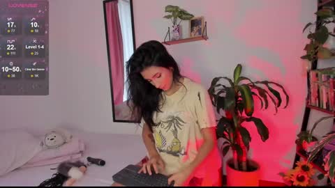 Hello I am Valentina independent Colombian model I love sensuality and pleasure welcome online show from December 20, 10:32 pm