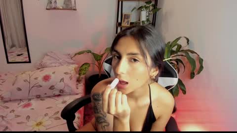 Hello I am Valentina independent Colombian model I love sensuality and pleasure welcome online show from February 1, 1:34 am