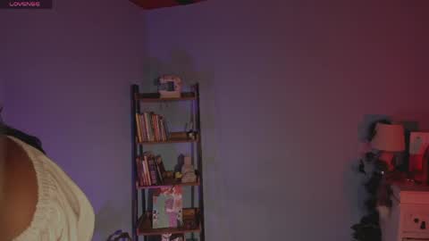Snapshot of hera_069 chatting on April 21, 11:49 am Hello I am Valentina independent Colombian model I love sensuality and pleasure welcome online show from April 21, 11:49 am