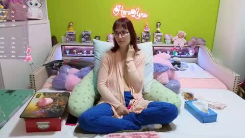 HeraLuna  online show from March 23, 9:30 pm